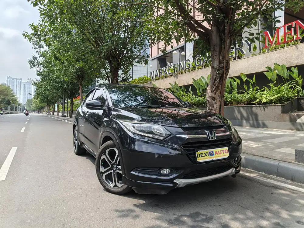 (KM50000)HONDA HRV 1.8 AT PRESTIGE 2017 NIK 2016 SUNROOF KM RENDAH!!