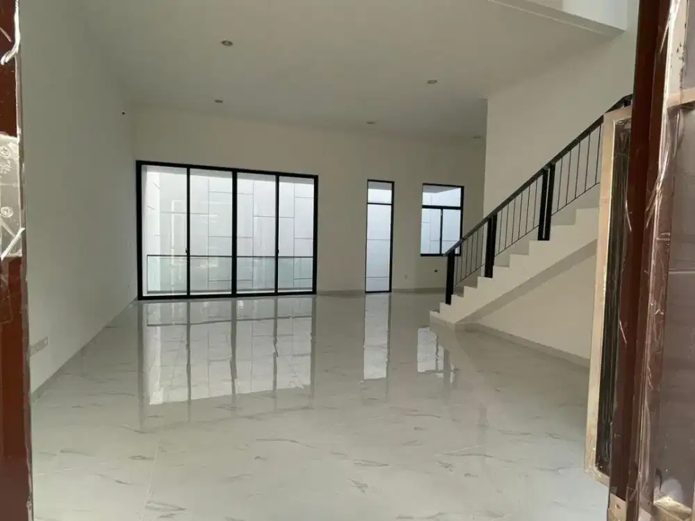 Disewakan Rumah, Permata Hijau Residence Pik2, LT 240 M², LB 280 M², 4+1 KT, Rp200 Juta/Tahun Nett