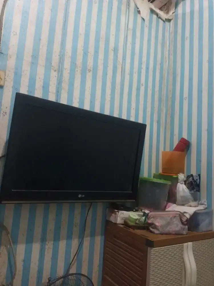 tv lcd LG 32inch