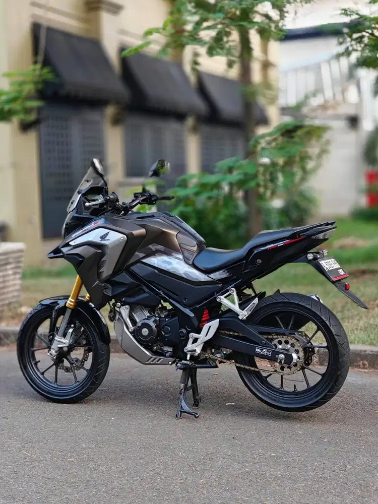 HONDA CB 150X COKLAT 2023 KM 8K PAJAK PANJANG SIAP TOURING