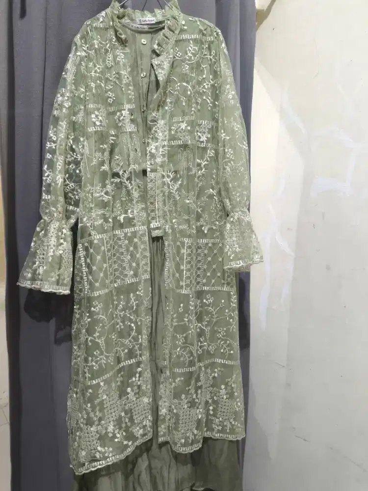 Dress dan Kebaya Brukat