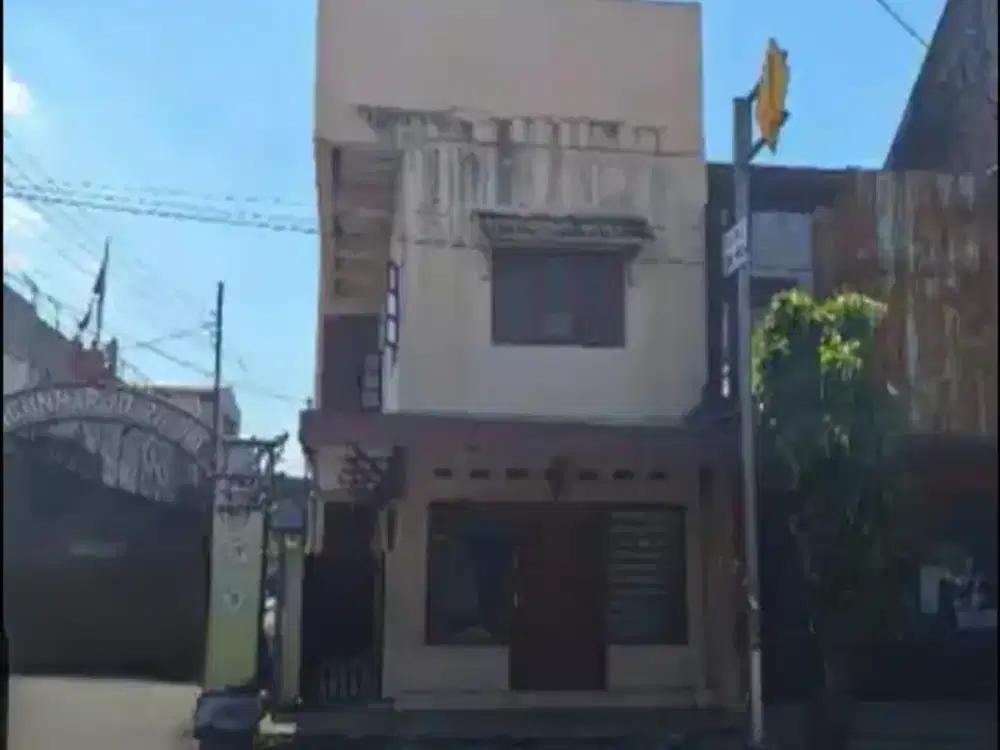Ruko Strategis 3 Lantai di Jalan RE Martadinata