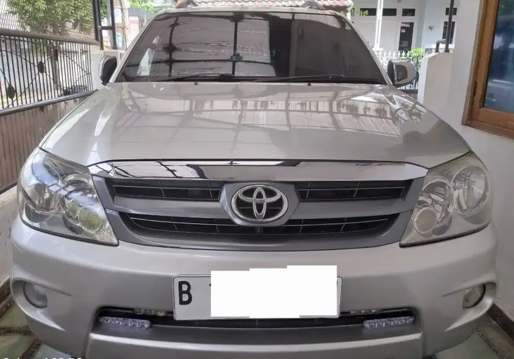 Toyota Fortuner Pertalite G Luxury matic  th 2005 sangat terawat