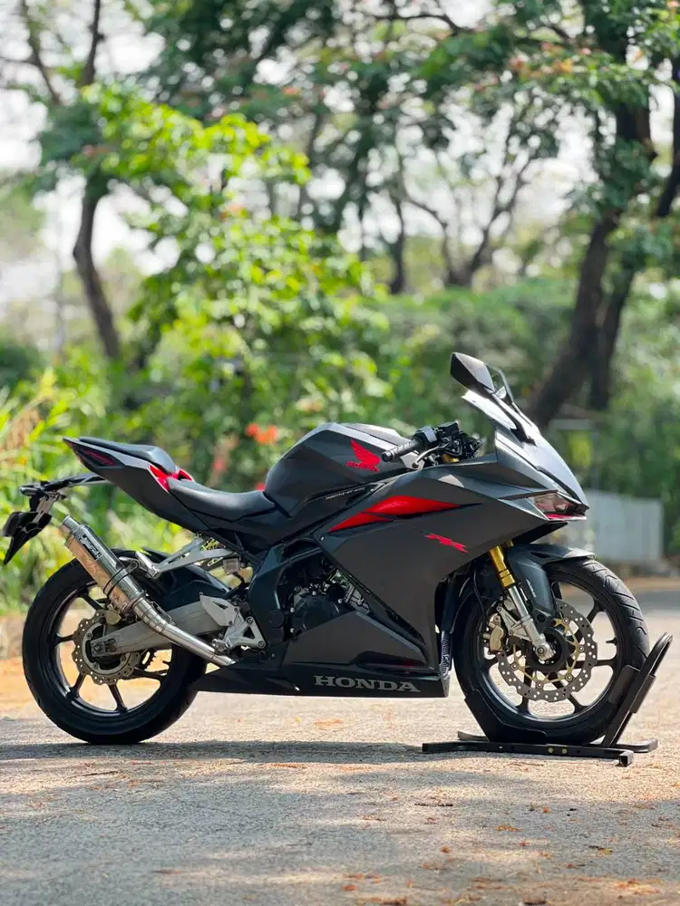 HONDA CBR 250RR ABS HITAM DOFF 2018 KM LOW PAJAK PANJANG RASA BARU