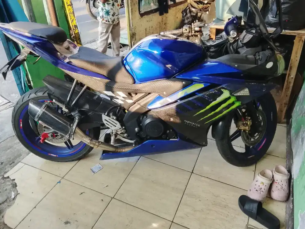 Di jual motor Yamaha R15.