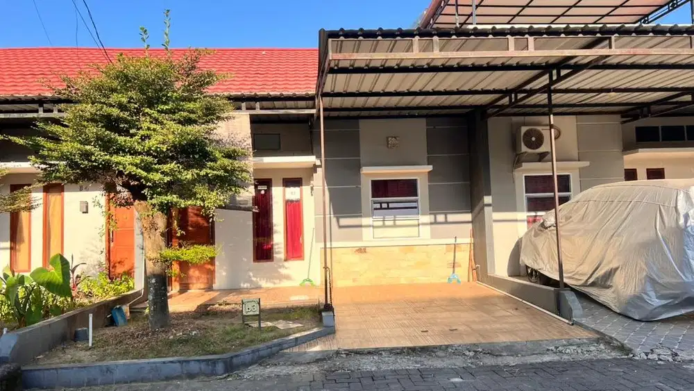Di kontrakan perumahan green village barombong