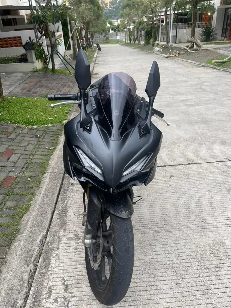 DIJUAL HONDA CBR 150 NIK 2022 PEMAKAIAN 2023 HITAM