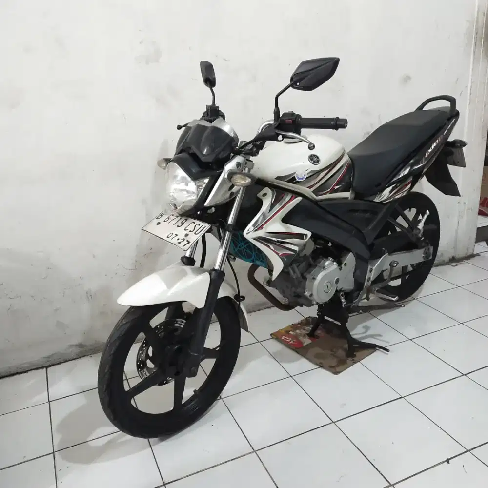 Yamaha Vixion OLD 2011 Lengkap Bagus