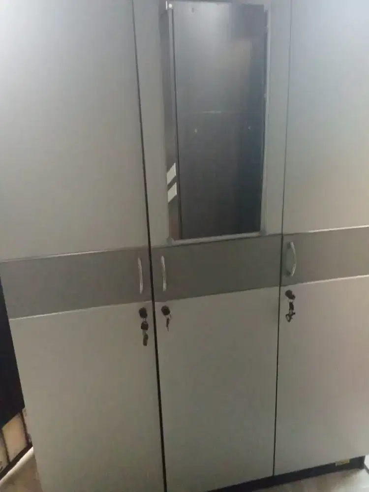 Lemari Kayu 3 pintu