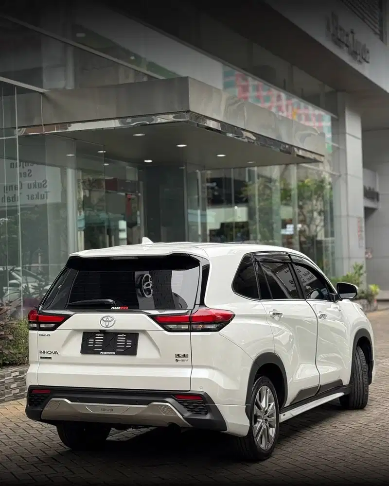 Innova Zenix CVT Hybird Modelista