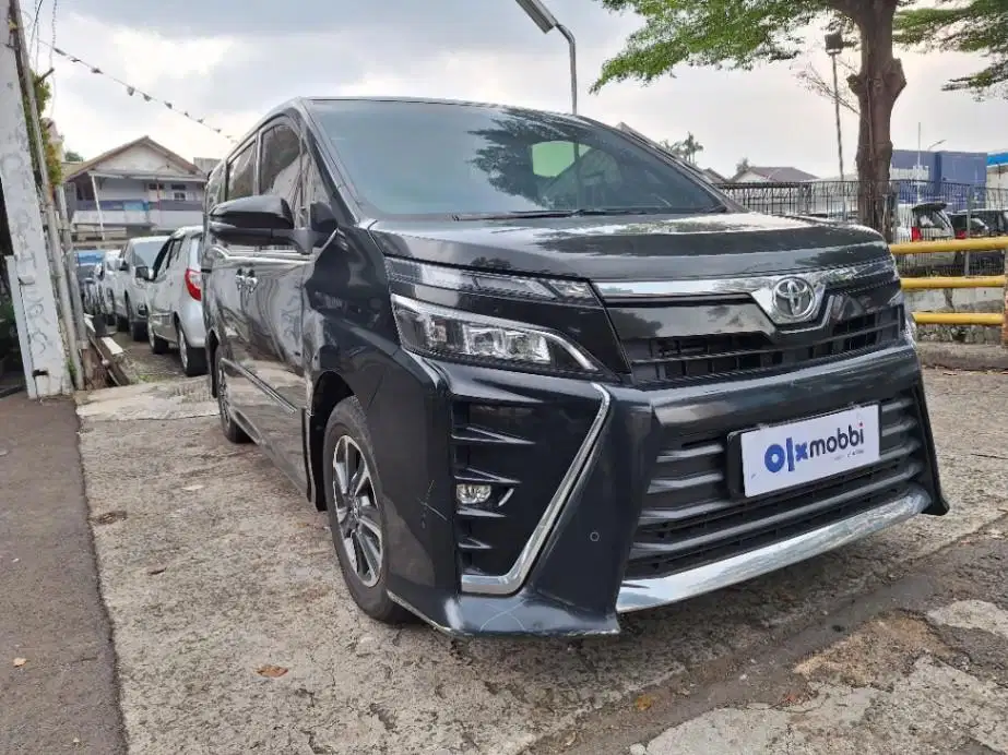 DP MURAH Toyota Voxy 2.0 Bensin-AT 2019  CWZIB
