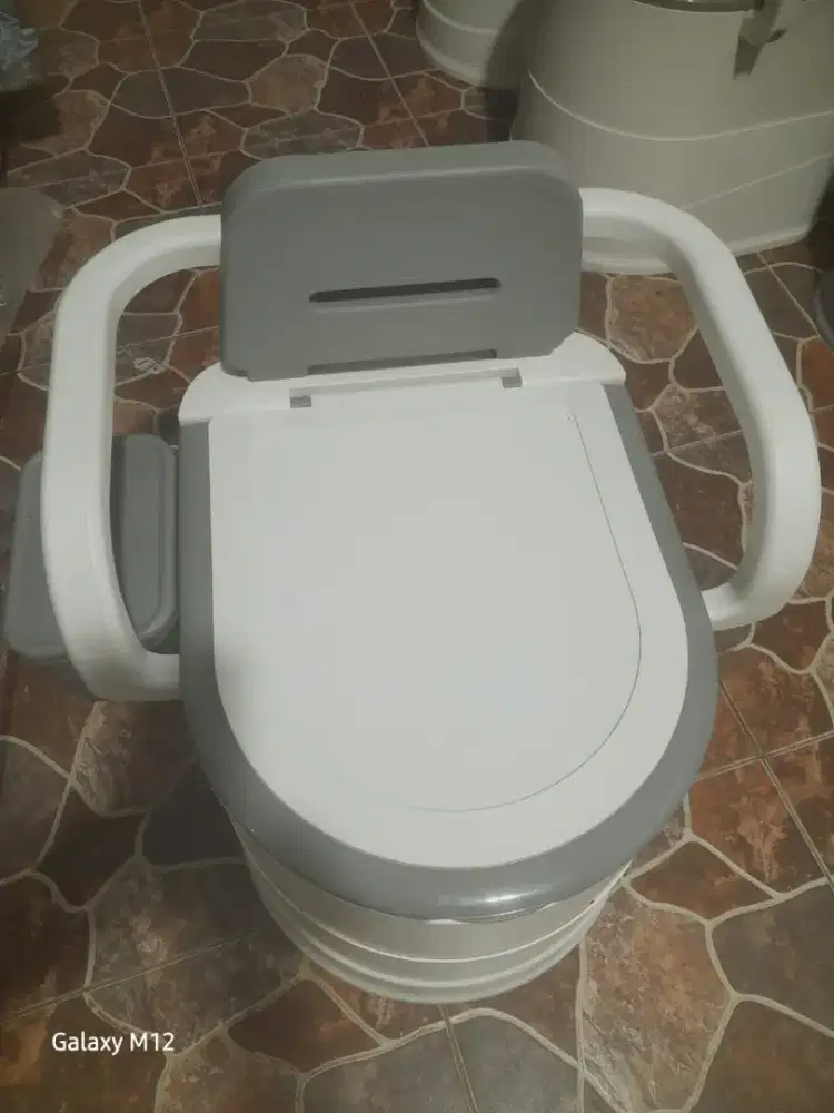 Kloset Plastik Portabel baru