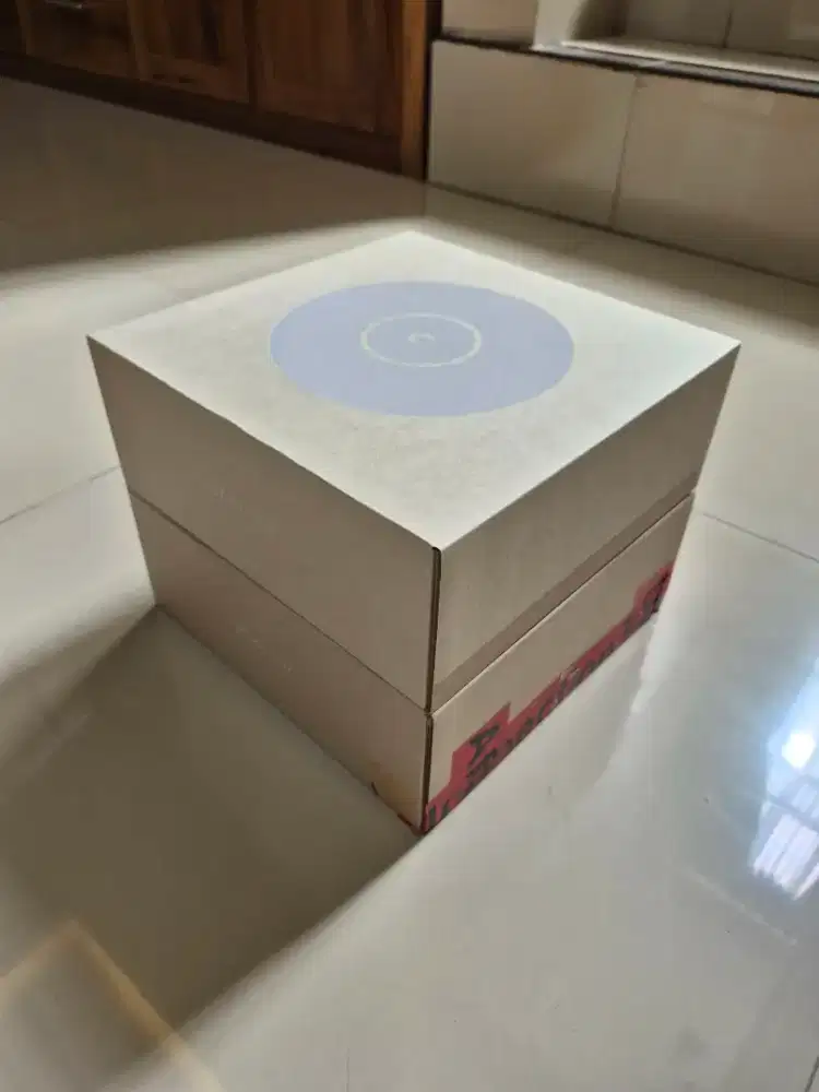 Ubiquiti UnFi U7 Pro Max Ceiling-mounted WiFi 7 AP