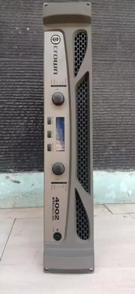 Power hi end Crown XTI4002