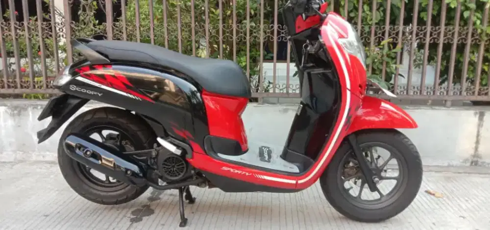 Honda Scoopy donuts tahun 2018. ( Pajak baru 8-2027 ).