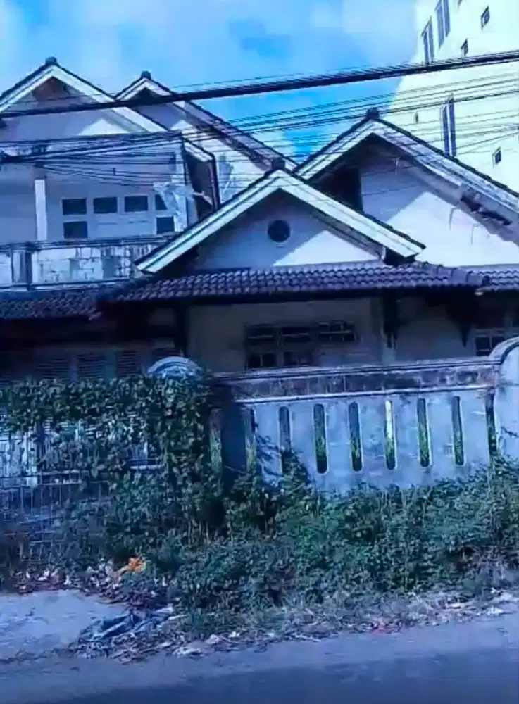 JUAL TANAH 4 ARE BONUS BANGUNAN LAMA JLN KUSUMA BANGSA DENPASAR BARAT