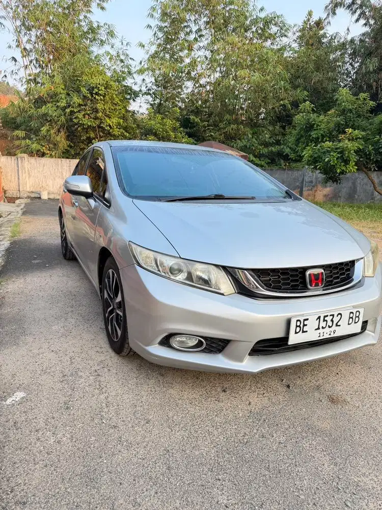 Mobil Hinda Civic FB