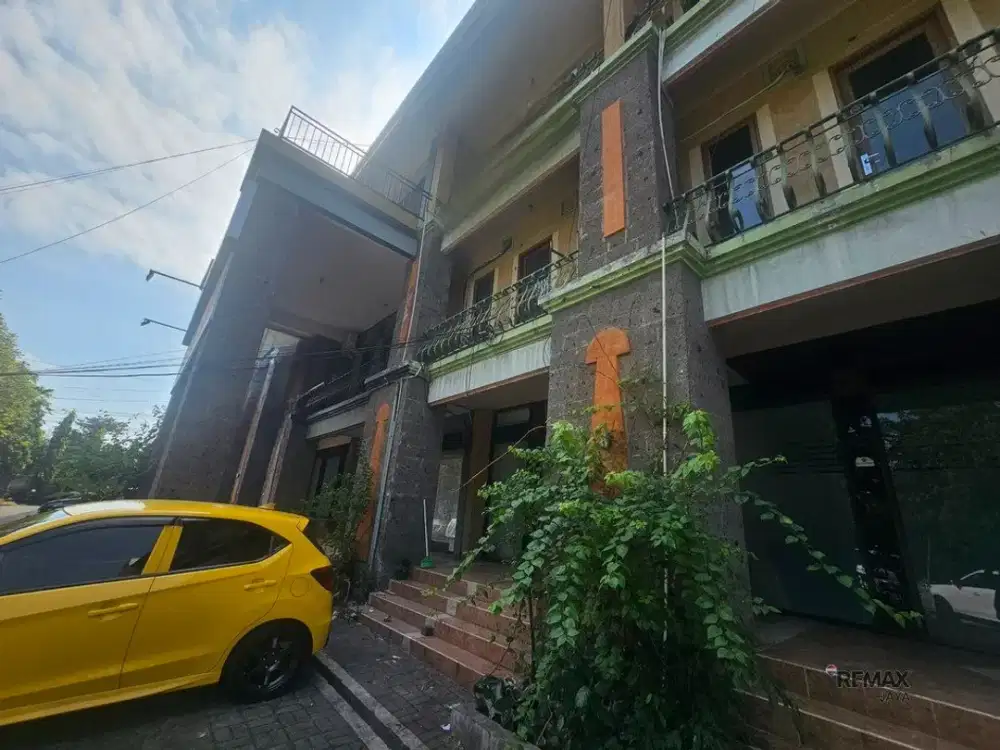 Ruko 3 Lantai Disewakan di Renon, Denpasar, Lokasi Strategis