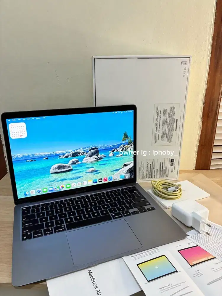 Macbook Air M1 ram 8gb/256 Ibox MURAH Jual Cepatt