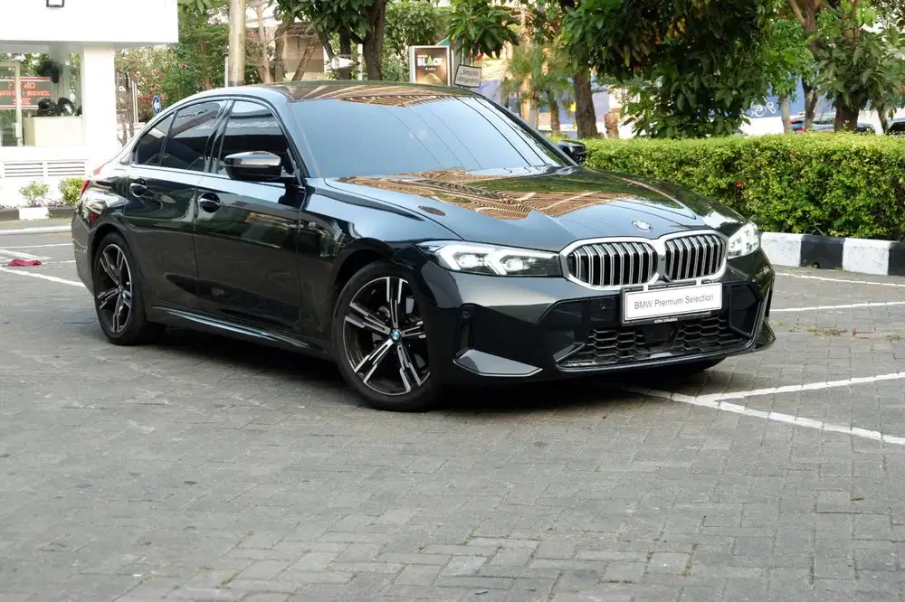 BMW 320i Msport 2025 Flat Bottom Steer BARU 900 PERAK