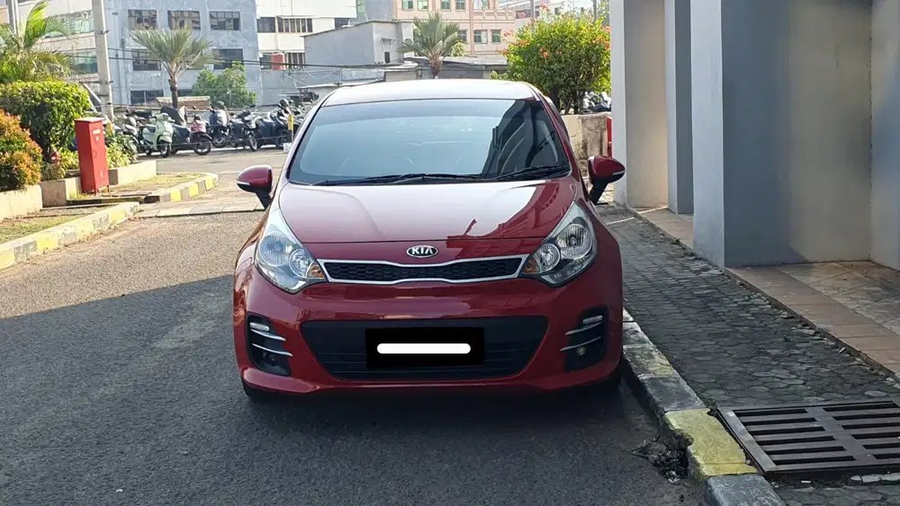 Km 39rb kia rio matic 2016 pakai 2018 merah pajak panjang