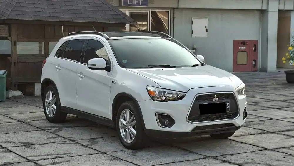 MITSUBISHI OUTLANDER PX 2017