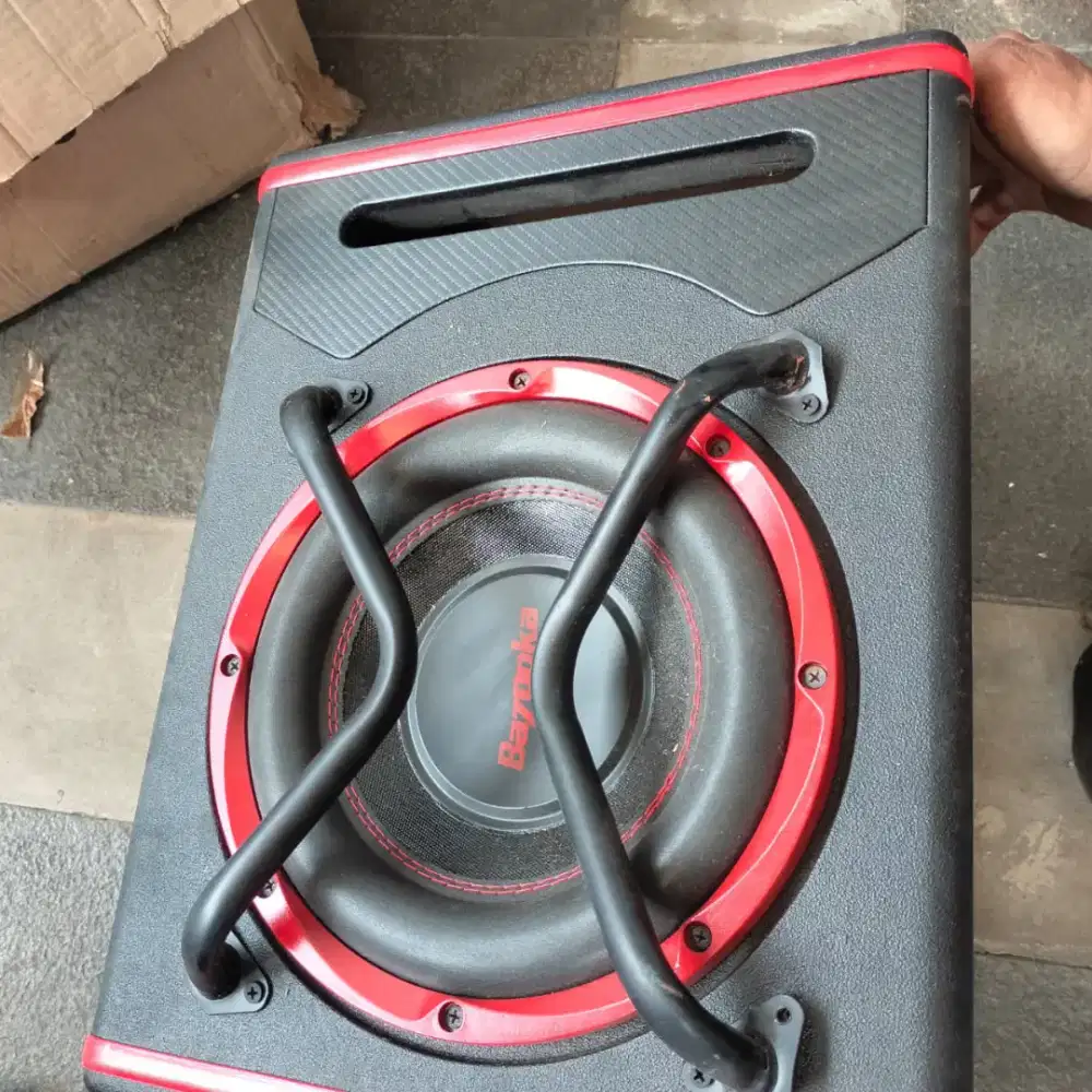 Basstube 10 inch bazooka black