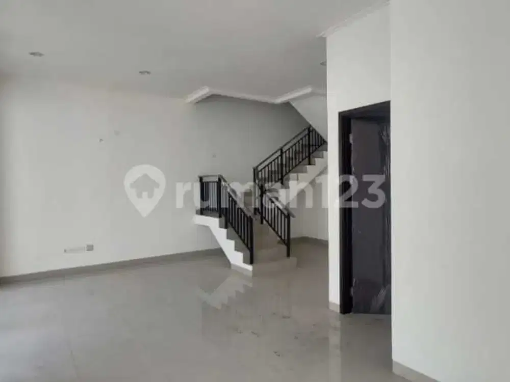 Disewakan Rumah Besar Pik 2 Ukuran 8x25 Unfurnished Bagus