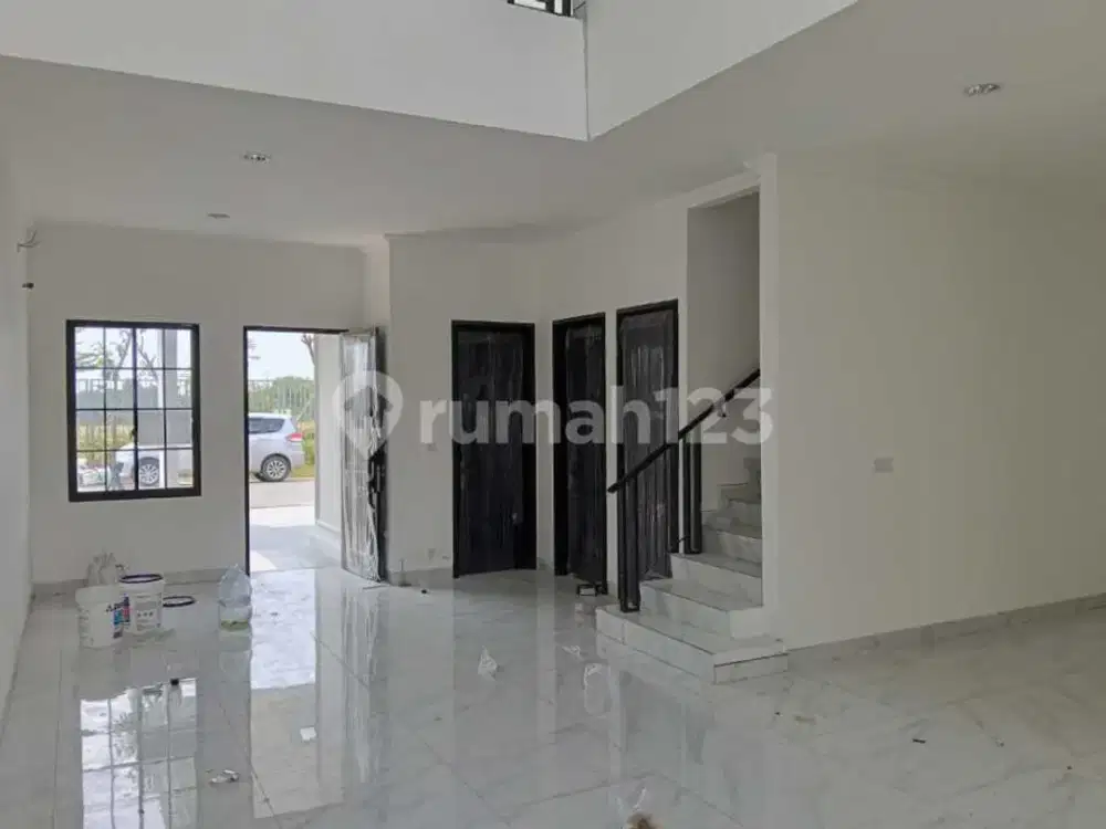 Dijual Rumah Eksklusif Villa Pasir Putih PIK2 Luas 8x20