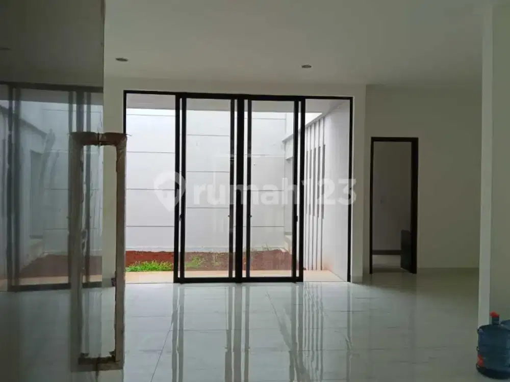 Disewakan Rumah PIK2 Permata Hijau Residence 10x20 Kosongan Baru