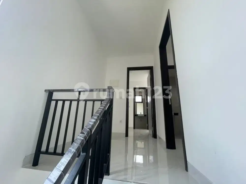 Disewakan Rumah Kosong Pik Golf Island 3 Lantai Ukuran 5x15