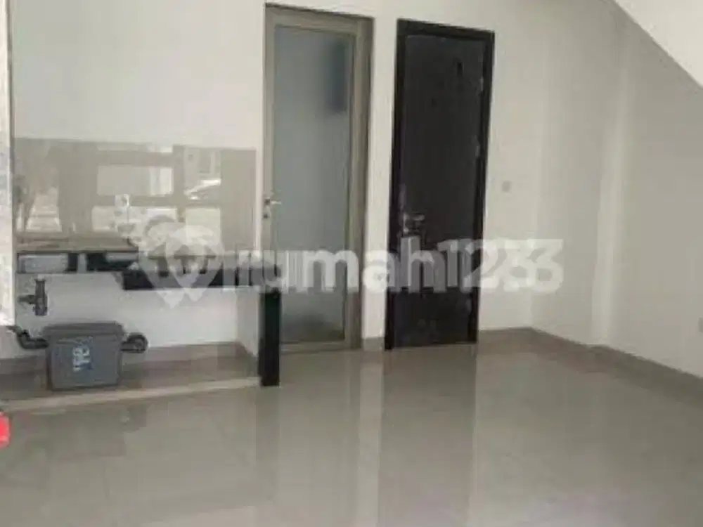 Disewakan Sangat Murah Rumah Pik 2 Uk 4,5x10 Unfurnished