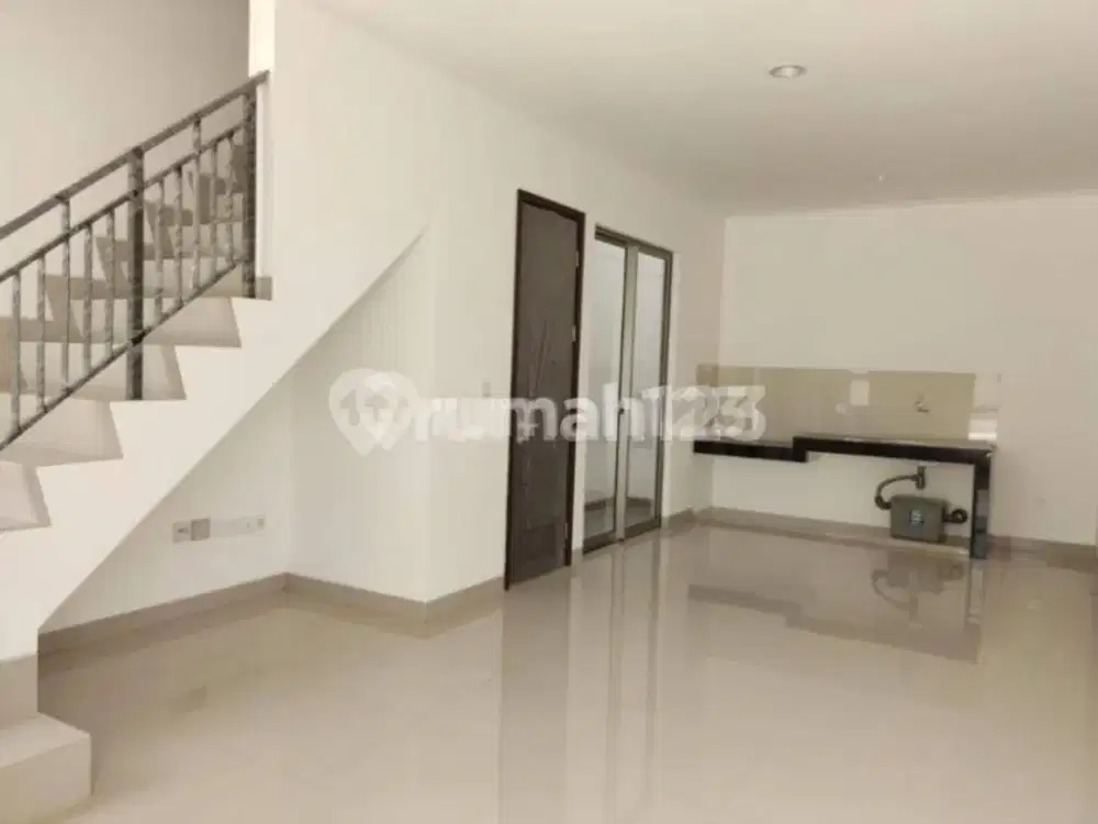 Disewakan Rumah Pik 2 Luas 4,5x12,5 Unfurnished Kondisi Bagus