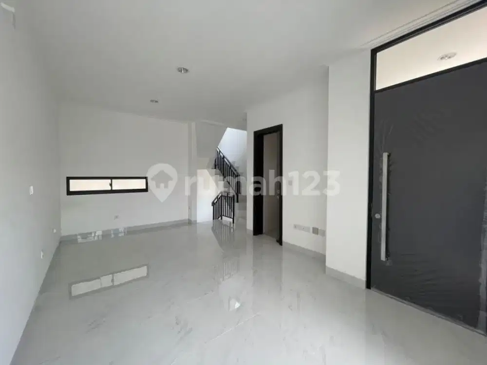 Disewakan Murah Rumah Golf Island Pik 5x15 Hoek Kosongan