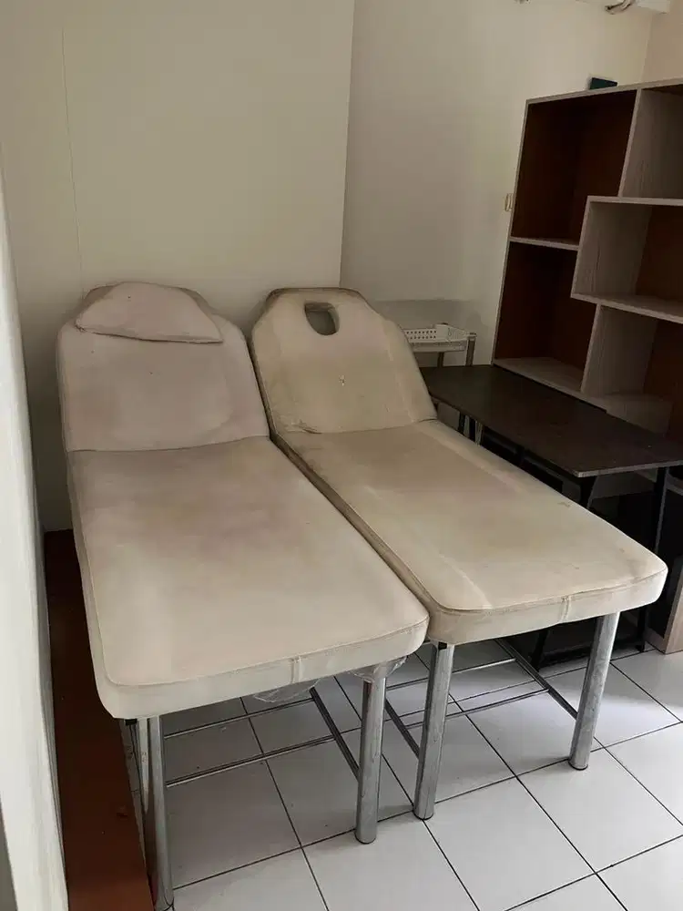 Facial bed untuk salon (1 pcs)