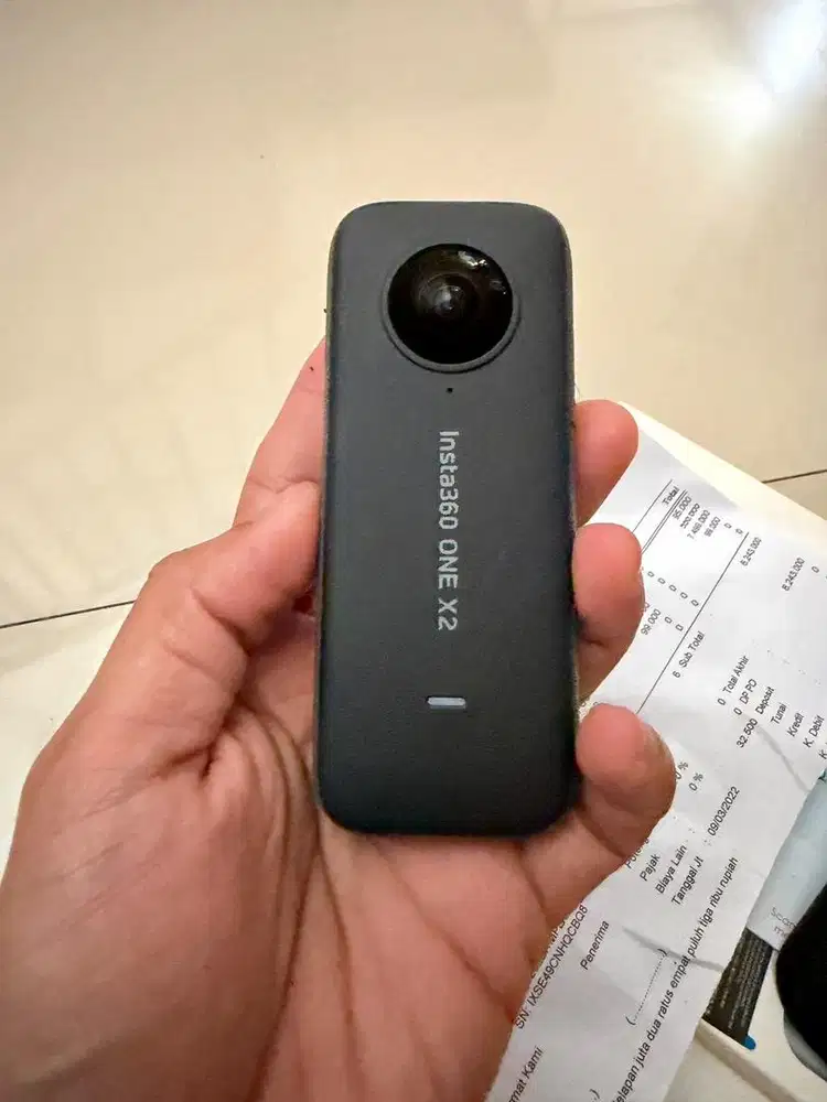 LIKE NEW! Insta 360 X2 include full acesories