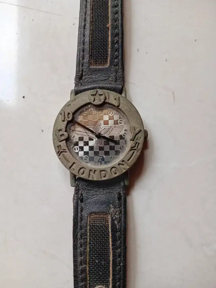 Jam tangan pria
