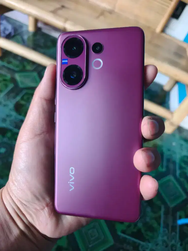 Vivo v60 8/256 unit only