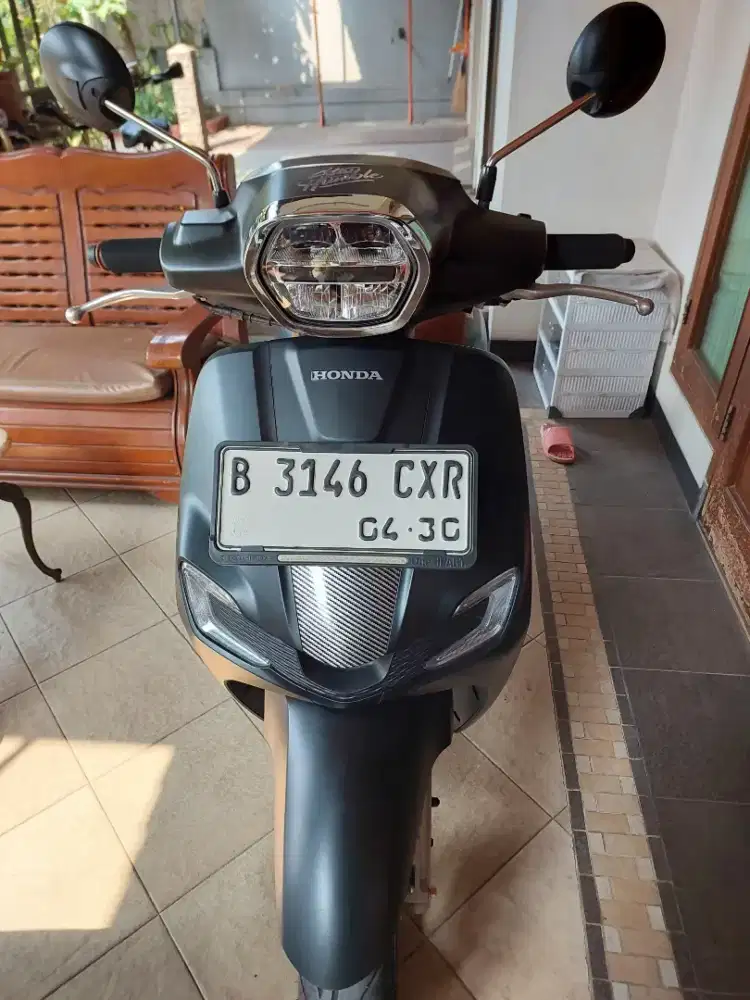 Honda staylo warna hitam doff.mulusnya keliatan