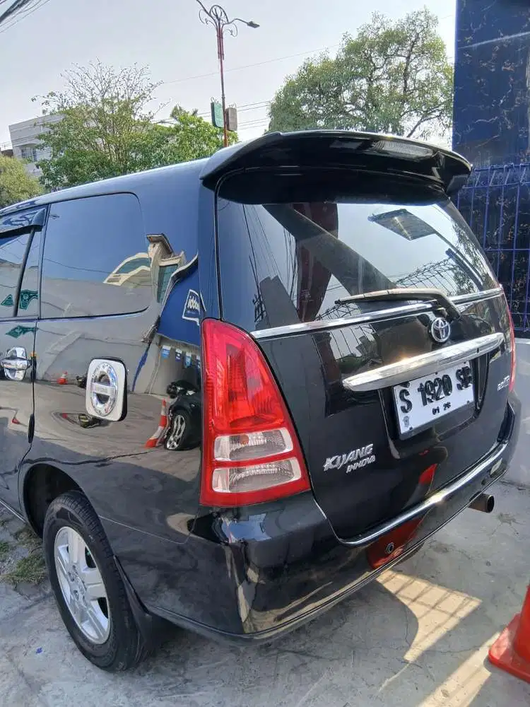 Toyota Kijang Innova 2005 Bensin