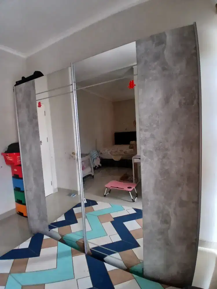 Lemari 2 pintu besar merk informa
