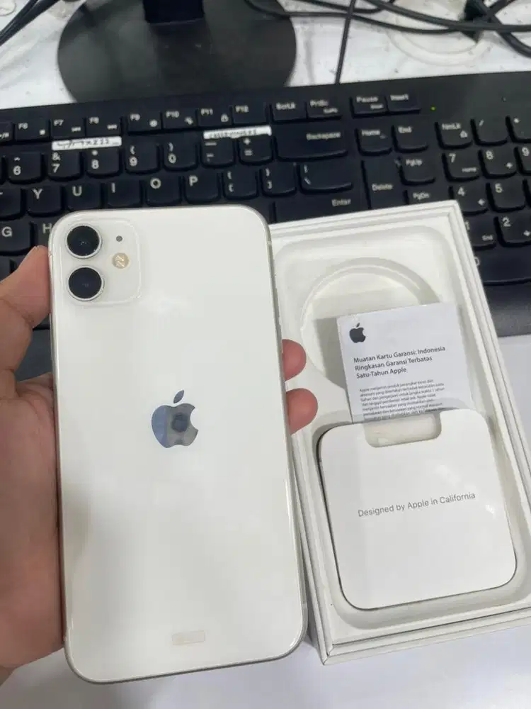 iPhone 11 64GB iBox