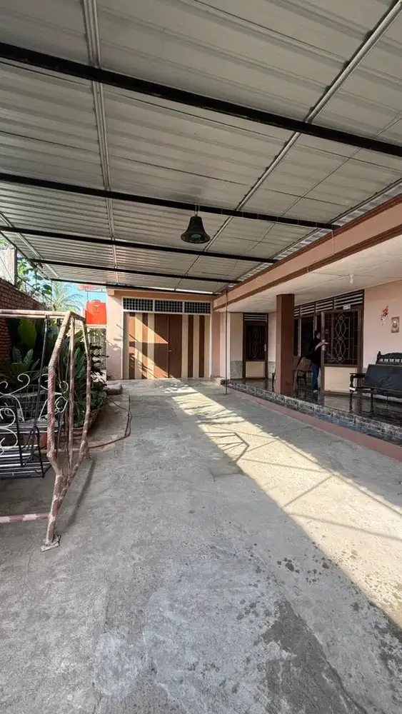 Rumah Dijual - Nyaman, Luas, & berada di Dataran Tinggi