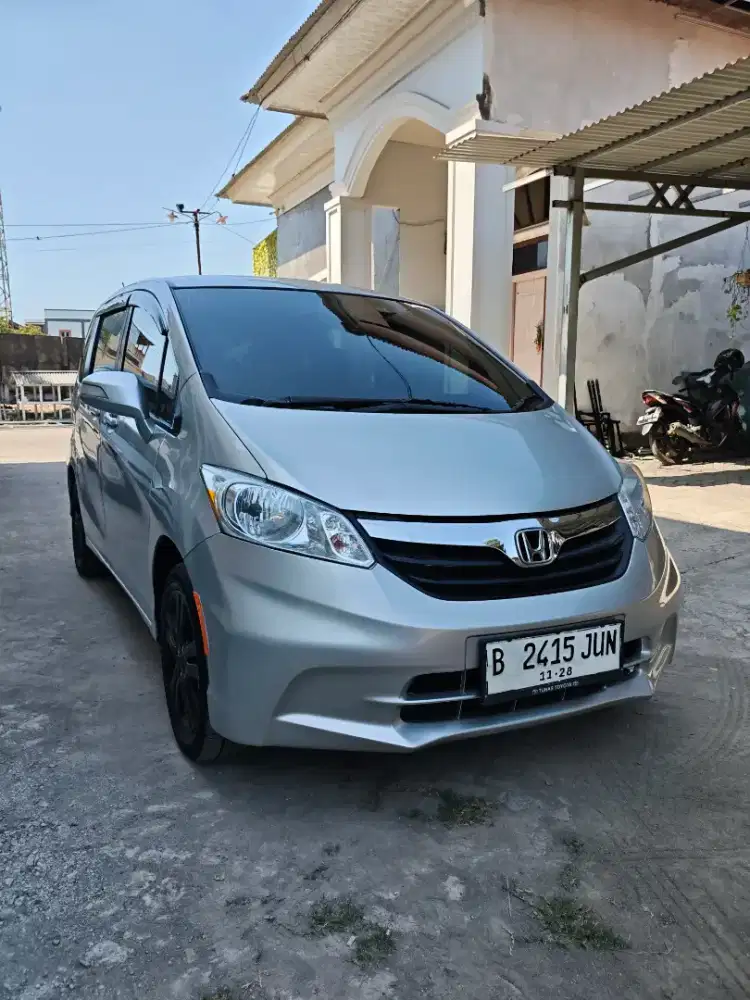 Honda Freed 1.5 E PSD AT Facelift 2012