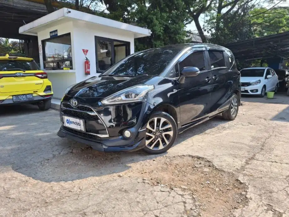 LOW DP Toyota Sienta 1.5 Q Bensin-AT 2017 9LK