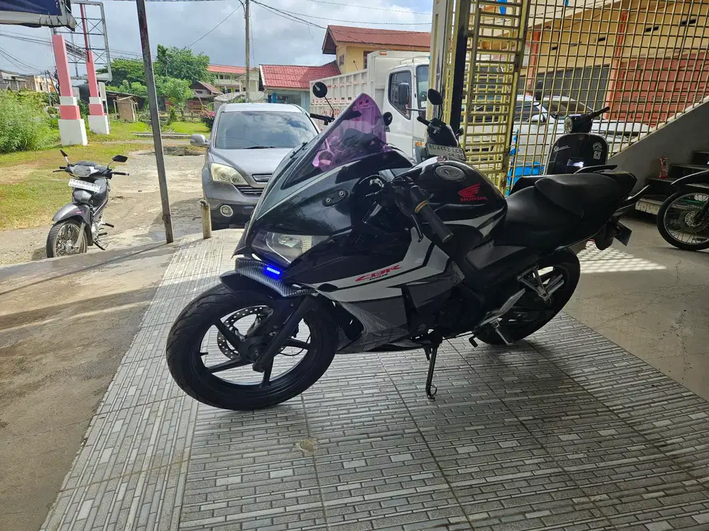 D jual honda cbr tahun 2015