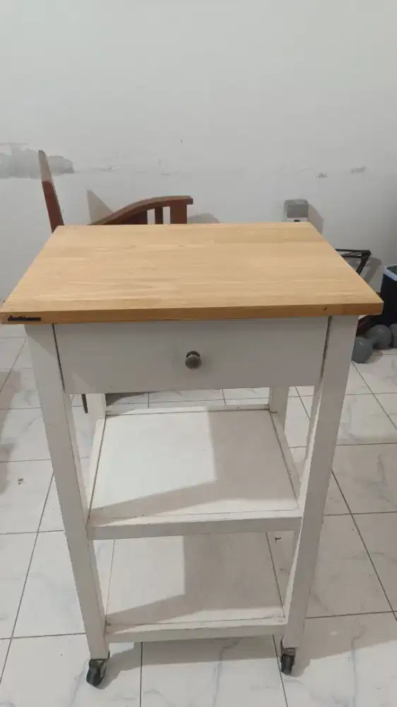 rak kayu bekas kondisi masih baik bisa dicek dilokasi