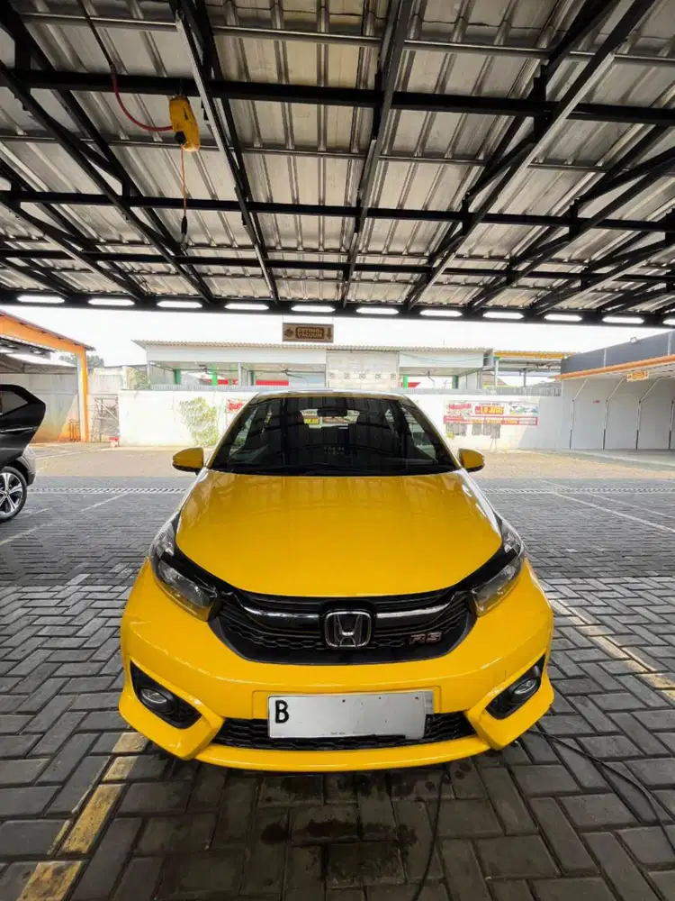 Jual Mobil Honda Brio RS CVT Tahun 2021 Warna Kuning