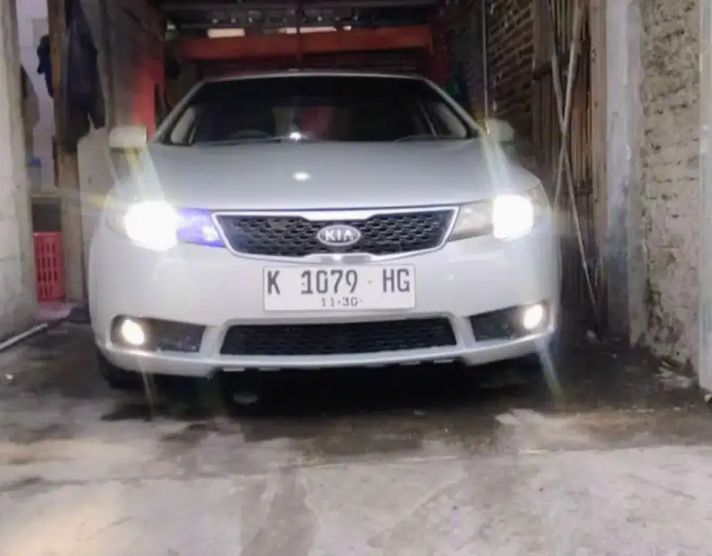KIA CERATO 1.6 MT