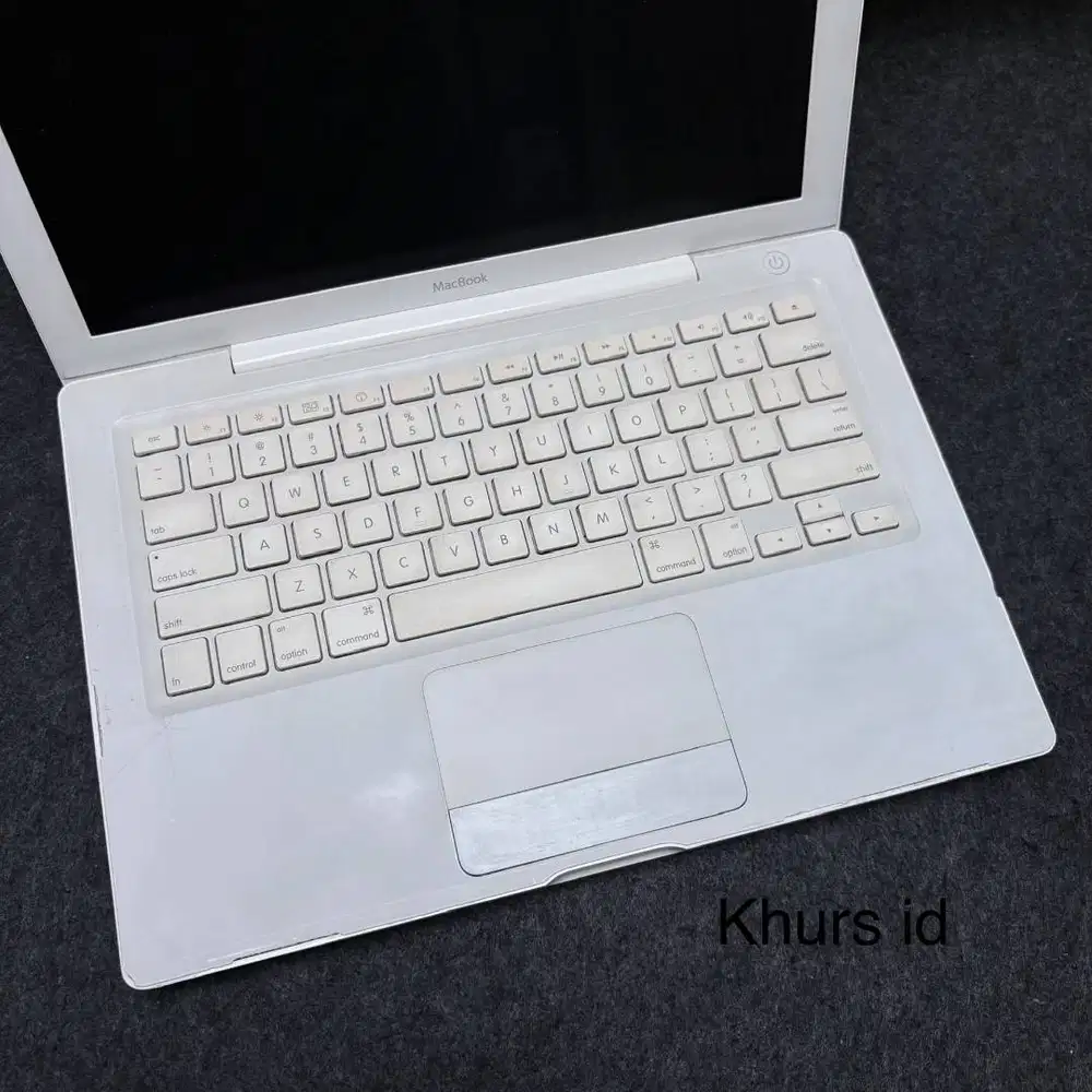 MacBook White 13-Inch Early 2009 A1181 ssd 120gb - MacBook5.2